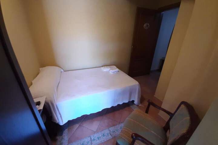 Room 8 of 49