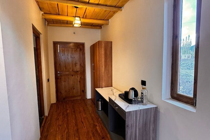 Room 13 of 36
