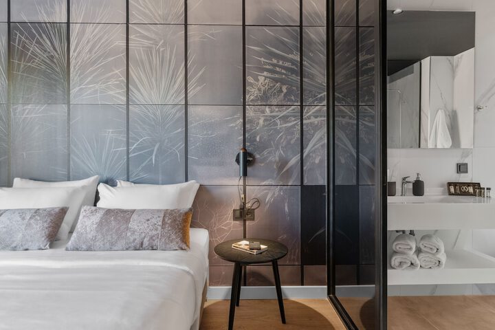 Room 15 of 36