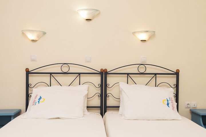 Room 6 of 115