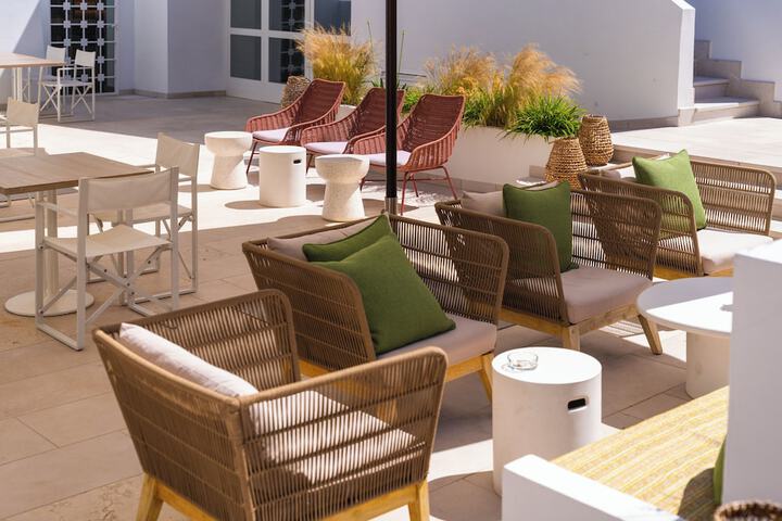 Lounge 56 of 65