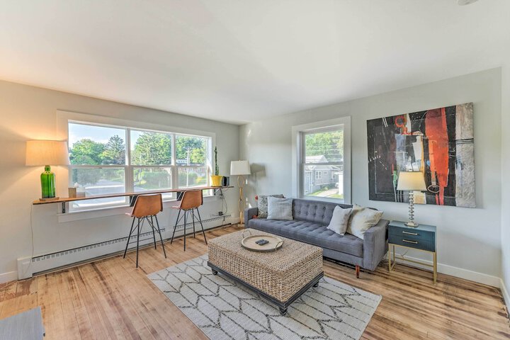 Breezy-chic Apartment - Steps to Geneva Lake!