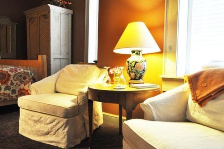 Room 4 of 43