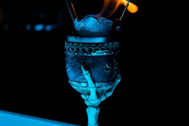 Lounge 52 of 63