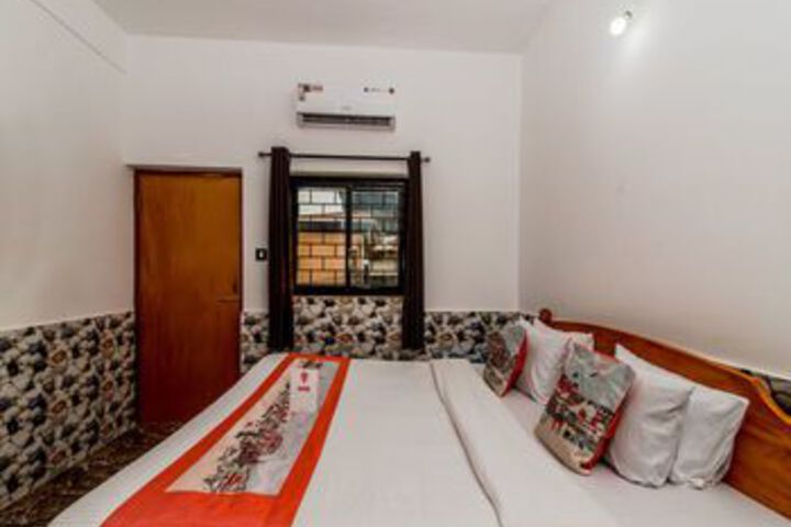 Room 16 of 19