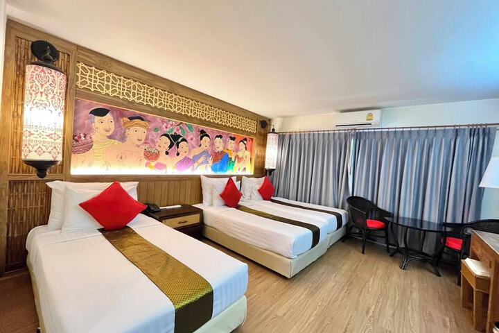 Room 42 of 143