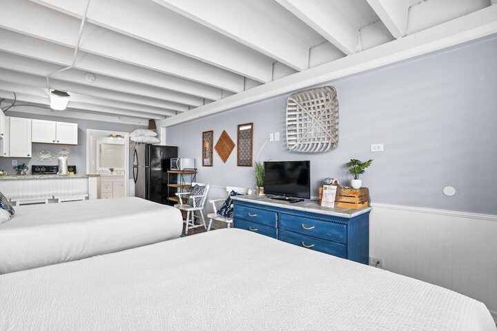 Room 6 of 20