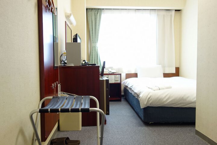 Room 6 of 27