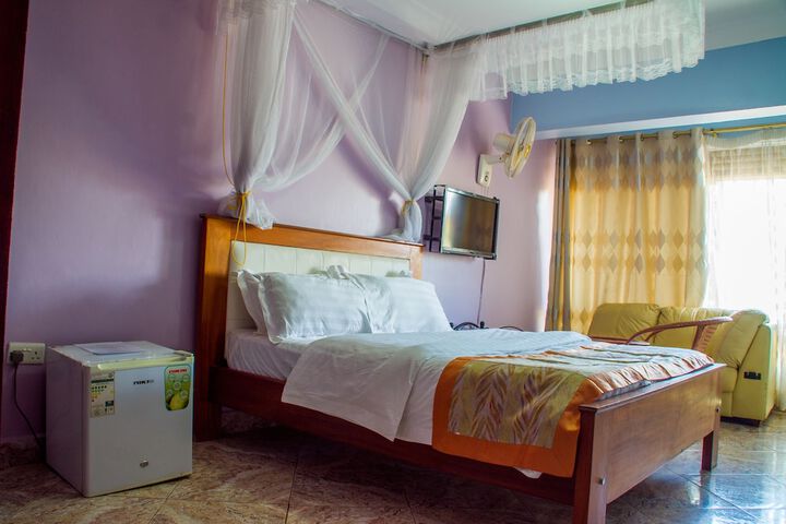 Room 33 of 69