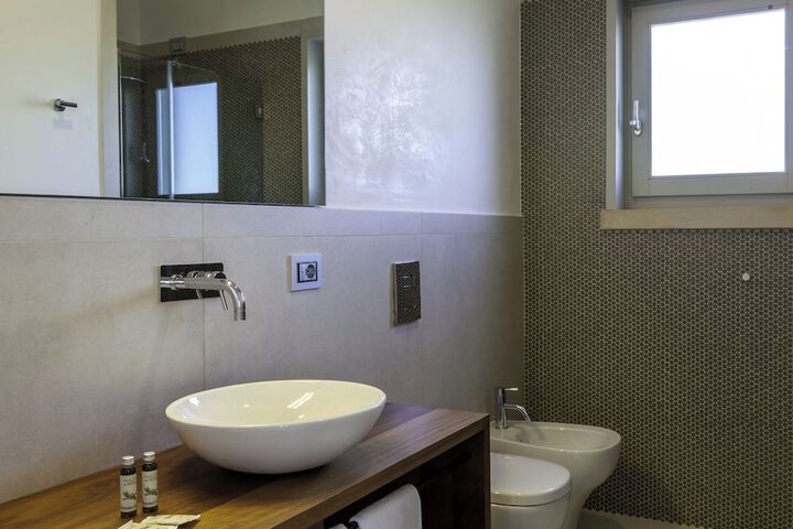 Room 28 of 54