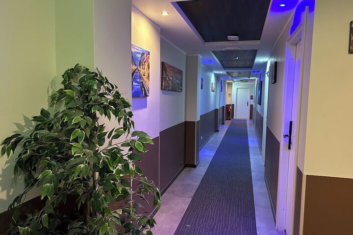 Ballroom/Hall 67 of 71