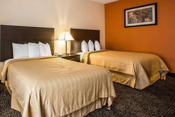 Standard Room, King or Two Doubles (5 of 5)