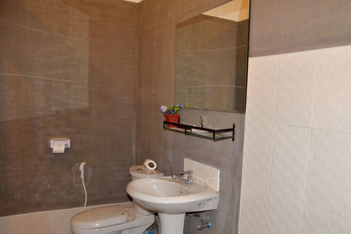 Room 5 of 39