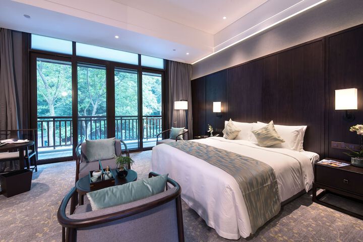 Room 3 of 46