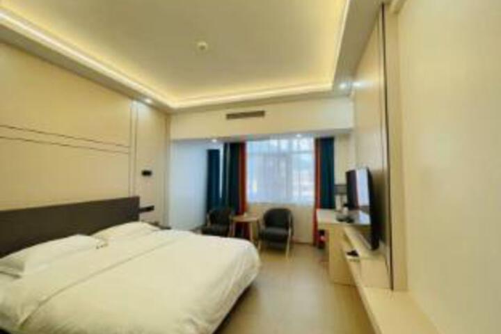 Room 6 of 7