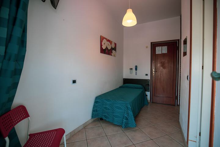 Room 19 of 37