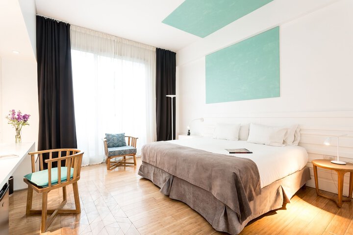 Room 48 of 181