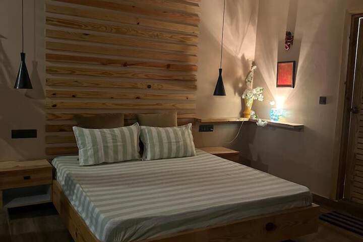 Room 2 of 127
