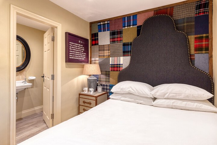 Room 4 of 29