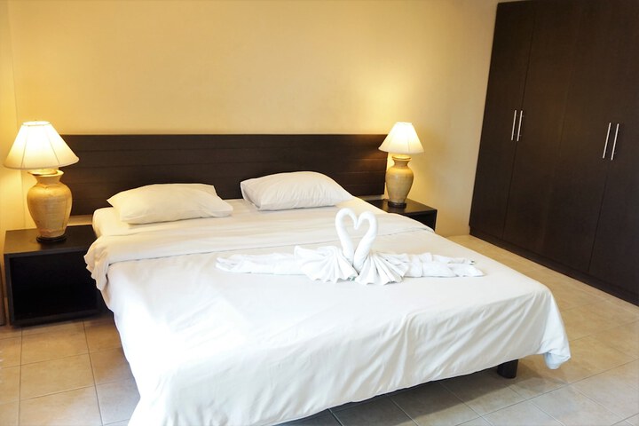 Room 4 of 20