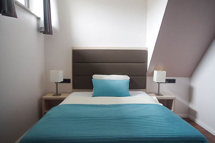 Room 7 of 92