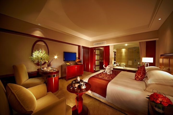 Room 4 of 33