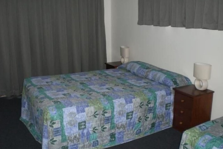 Room 2 of 28