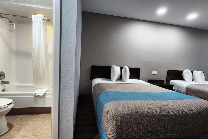 Room 7 of 36