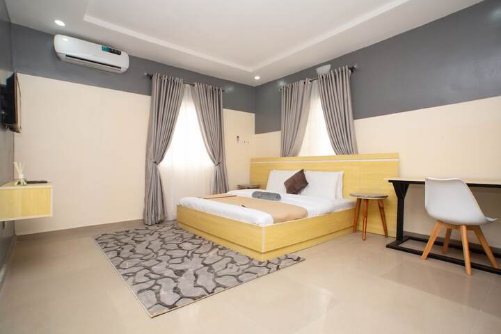 Room 10 of 24