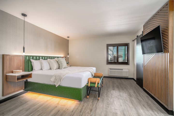 Room 15 of 29