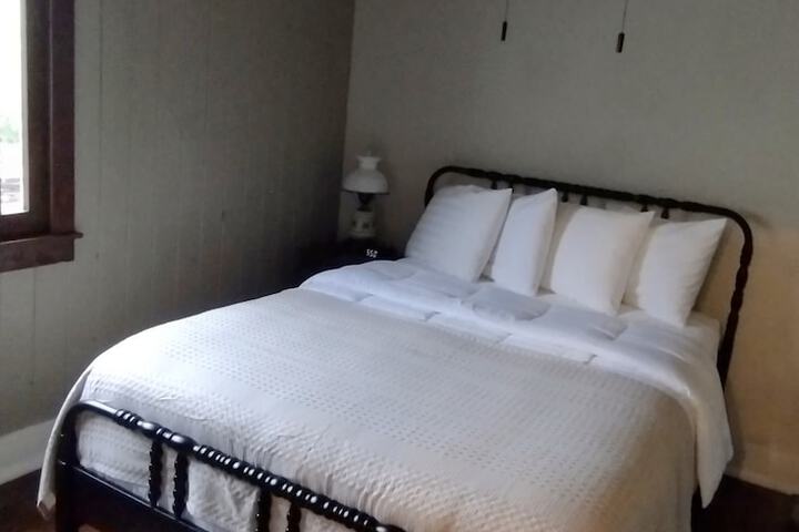 Room 9 of 21