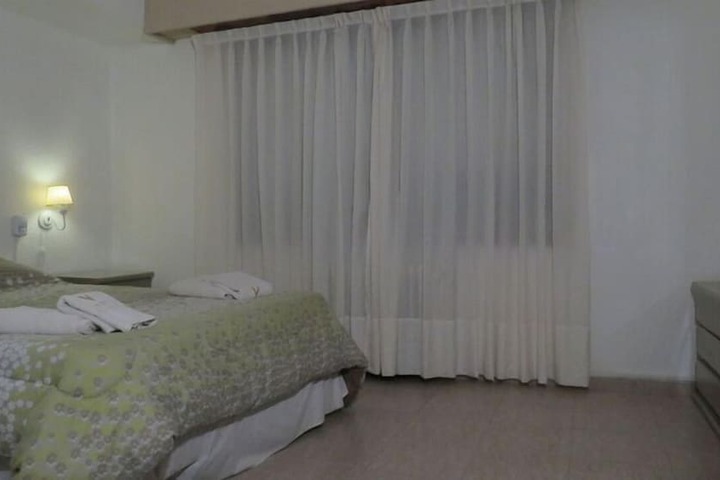 Room 6 of 27