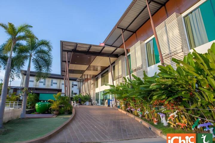 I Hotel