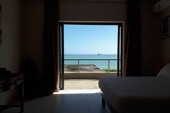 Room 5 of 43