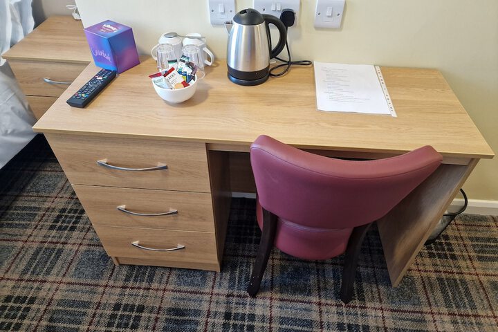 Room 14 of 83
