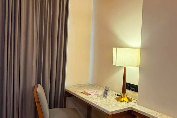 Room 74 of 144