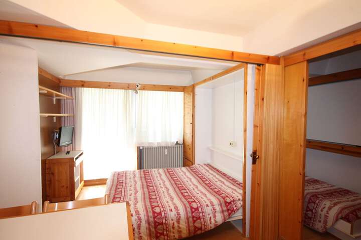 Room 26 of 61