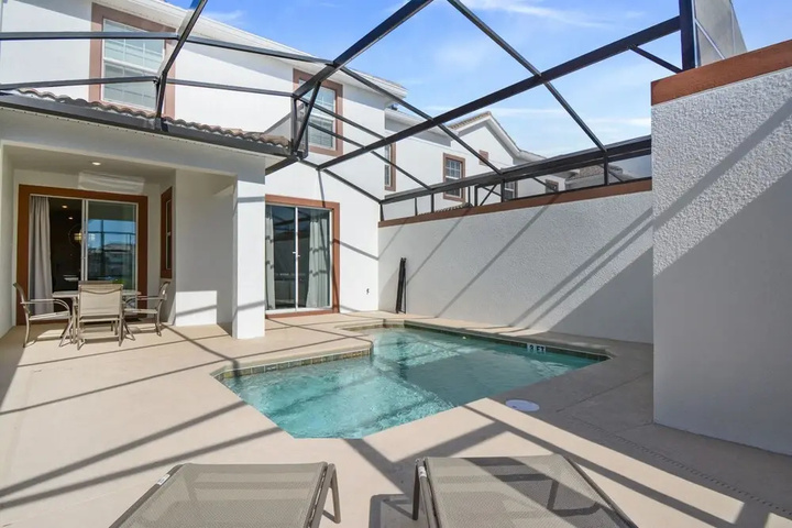 Pool 10 of 16