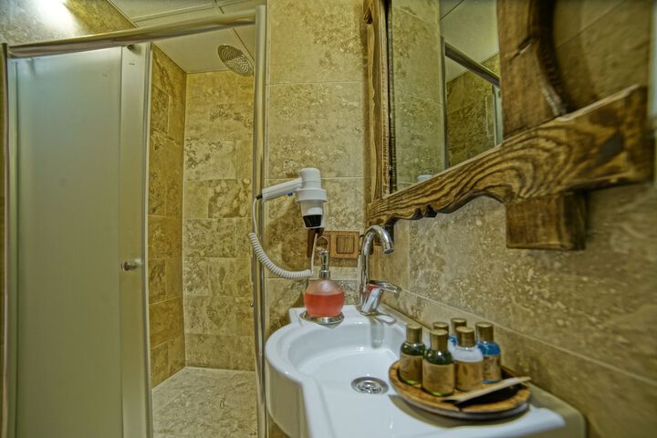 Room 42 of 53