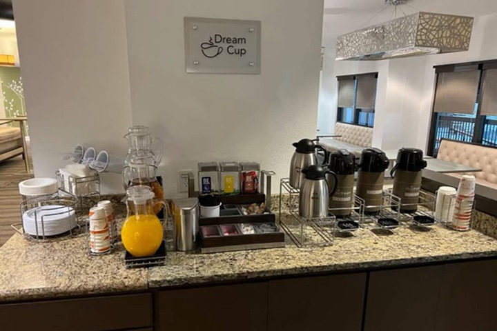 Breakfast area