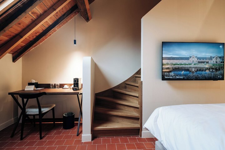Room 19 of 48