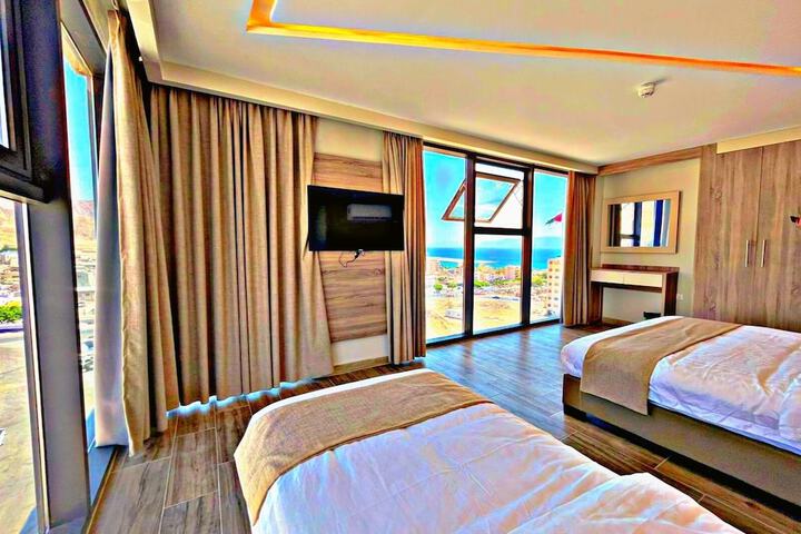 Room 5 of 25