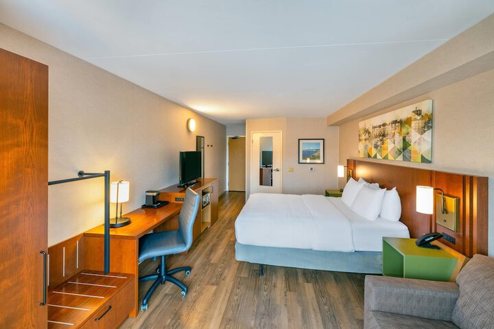 Room 17 of 68