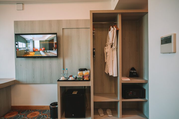 Room 49 of 87