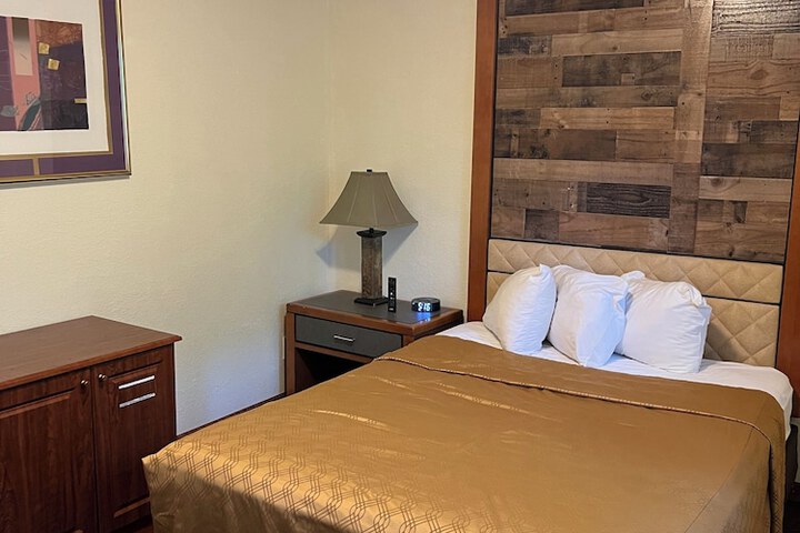 Room 56 of 180