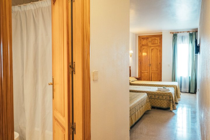 Room 19 of 35