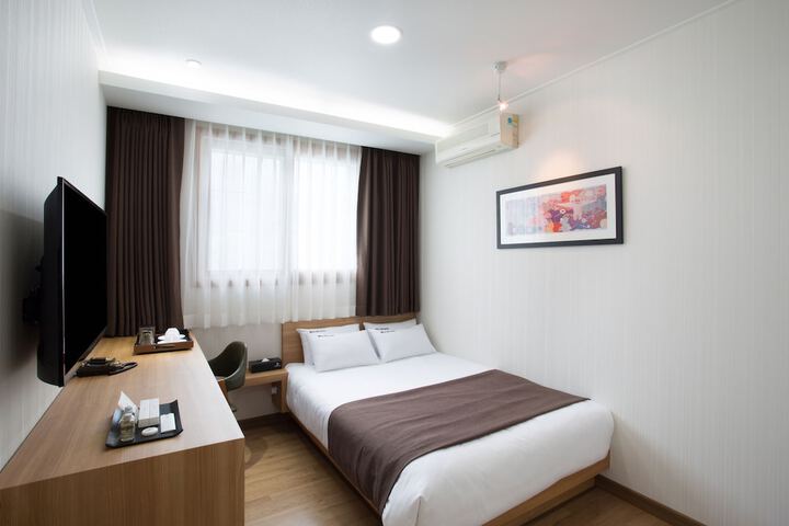 Room 22 of 32