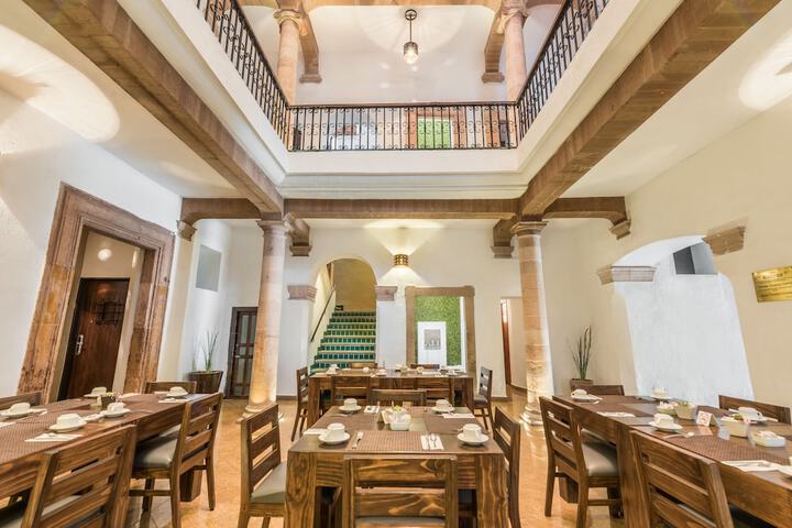 Breakfast area