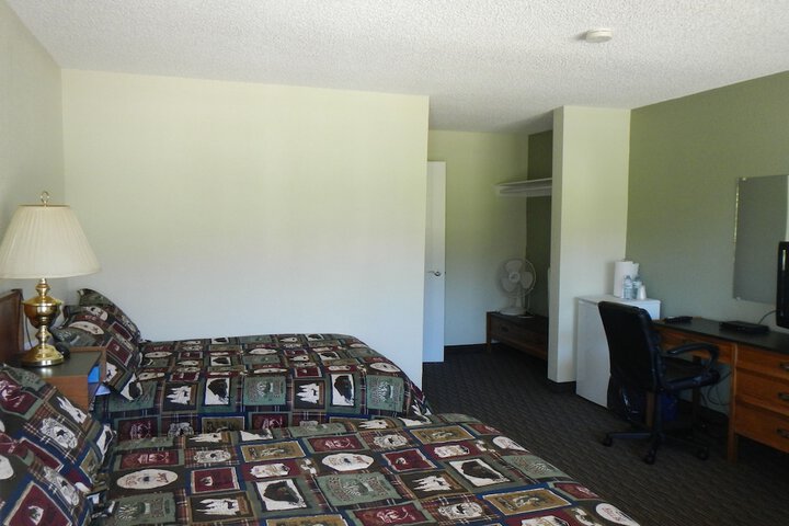 Room 6 of 24