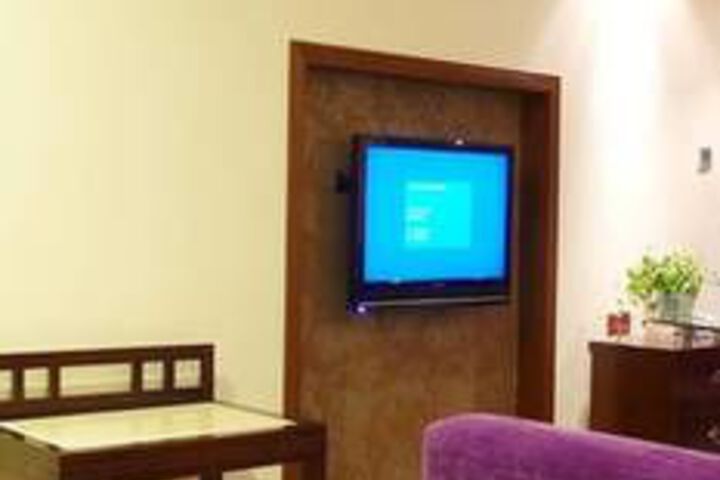 Room 2 of 38